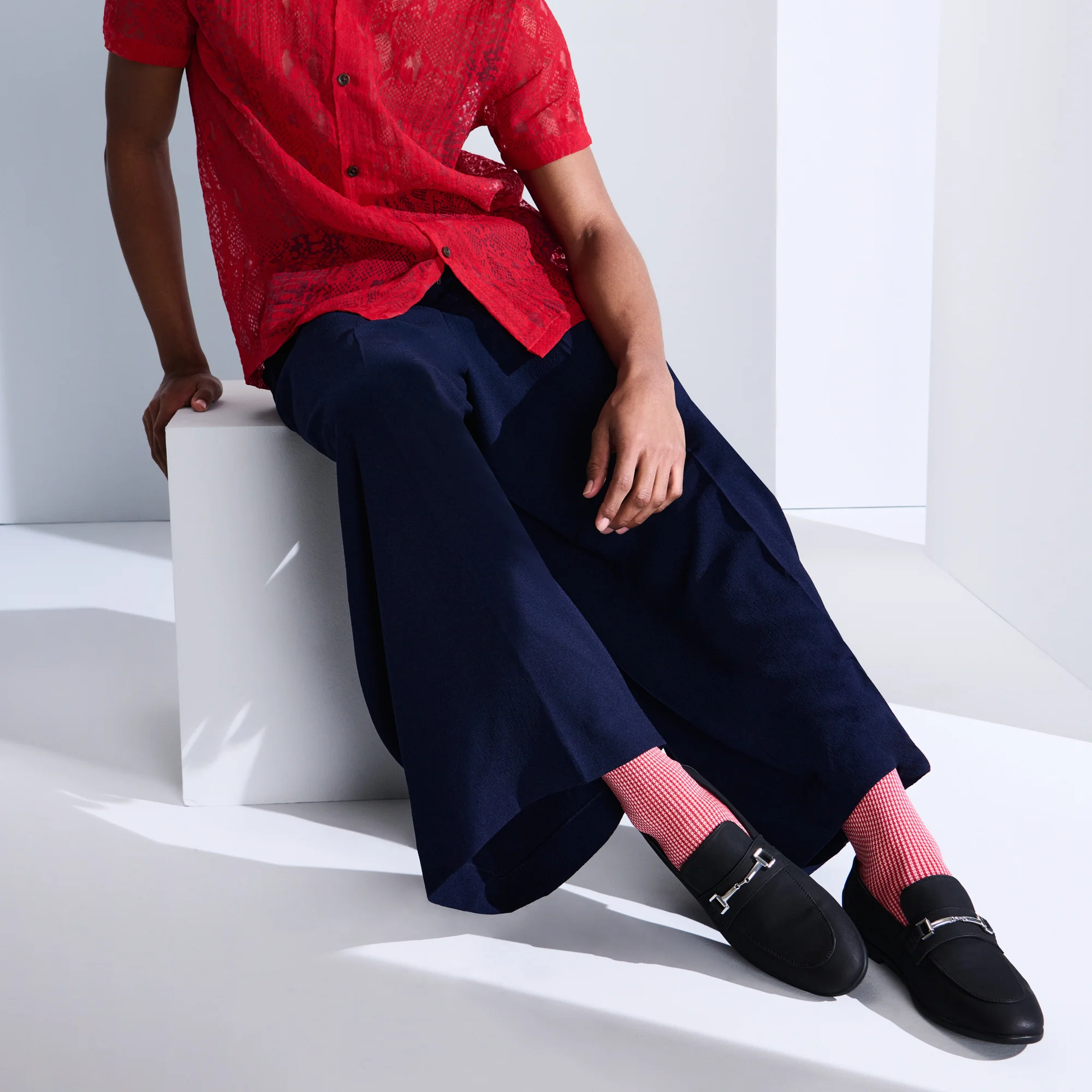 Houndstooth Silky Cotton Crew Socks - Image 2