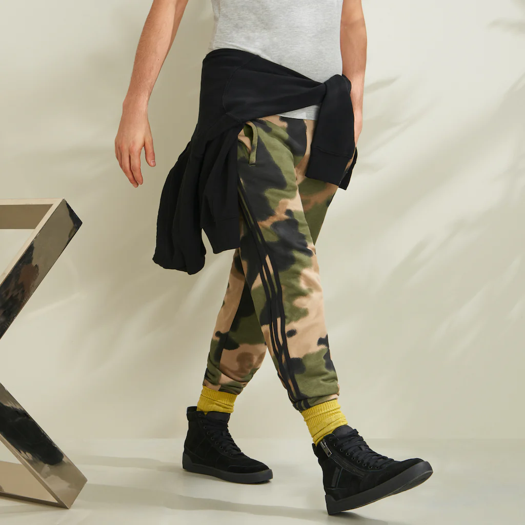 Wide-Ribbed Cotton Crew Socks - Image 5