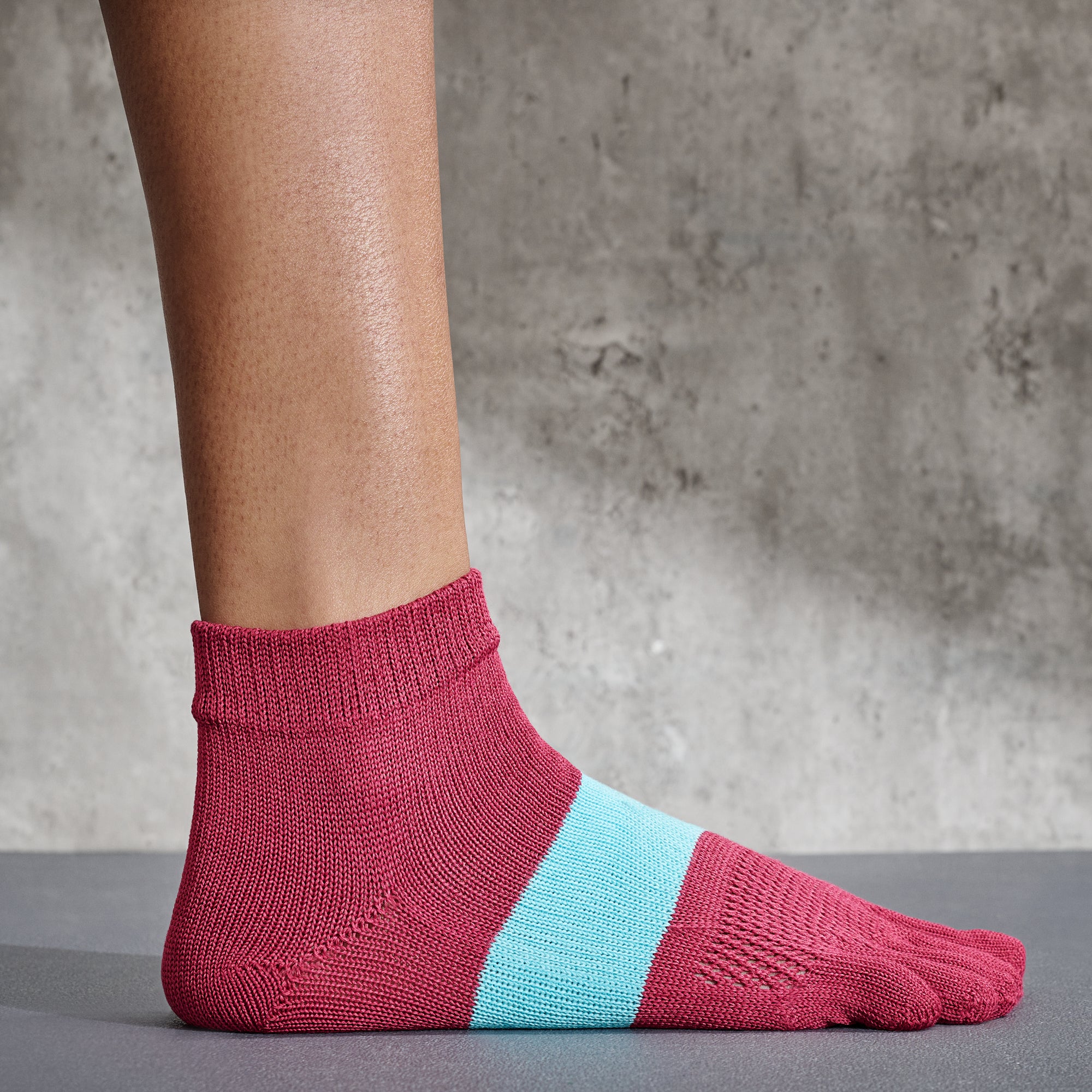 Signature Run Toe Socks - Image 4
